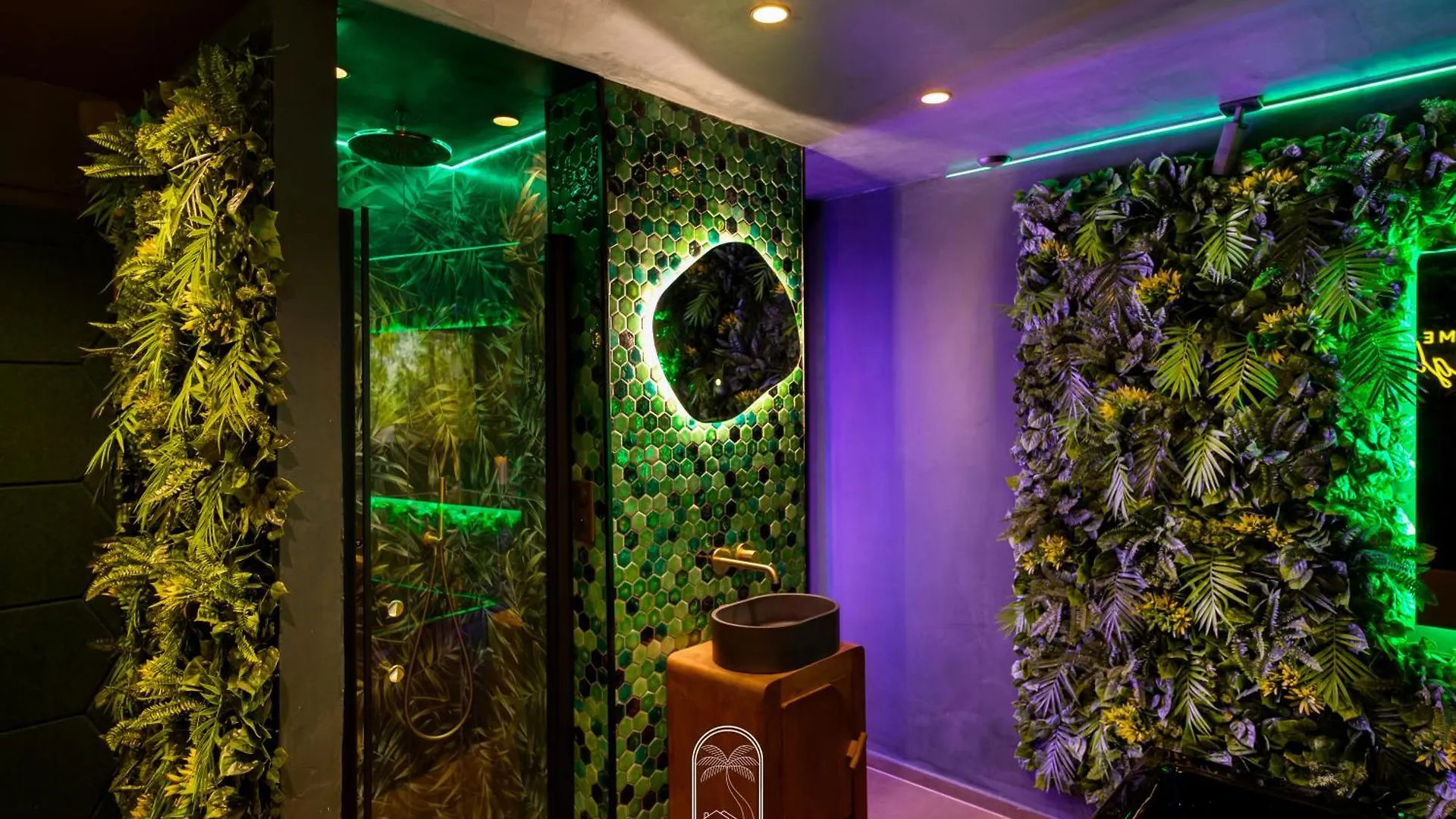 Appartement Jungle Love Room Balneo/Cinema By Hc Hyères